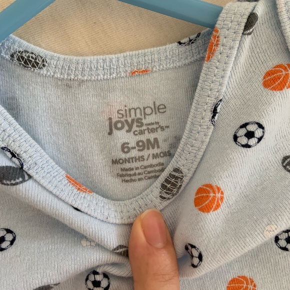 Carters onesies - Picture 5 of 5
